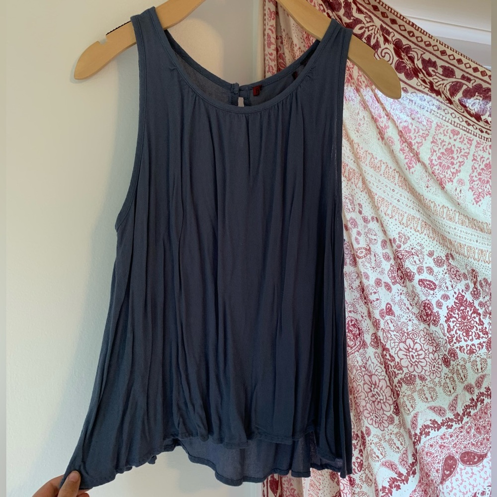 Buckle Flowy Blue Tank Top